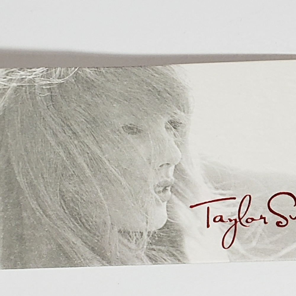 Taylor Swift tee shirt